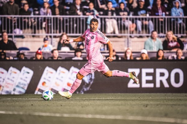 小散配资 2射1传，苏亚雷斯被评为迈阿密国际4-2蒙特利尔全场最佳球员