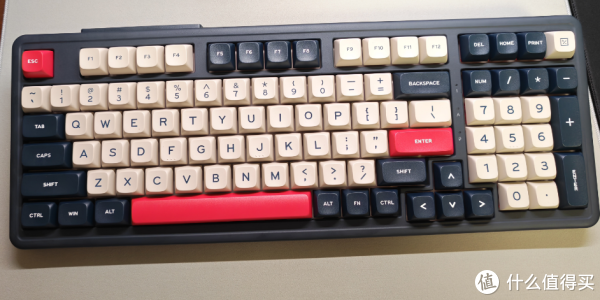股管家 阿斯盾H98机械键盘：8000mAh续航、全键热插拔，98配列一步到位